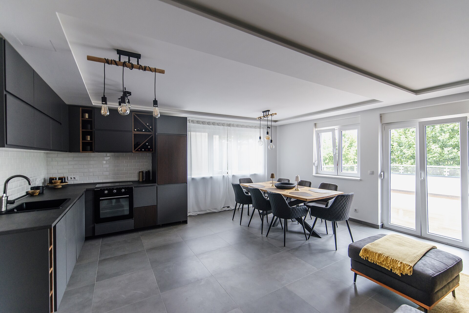Warm modern kitchen renovation